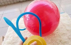新买的瑜伽球怎么打气,瑜伽球充气到什么程度